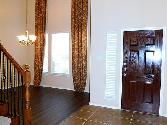 3rd image of 15017 Waters Dr