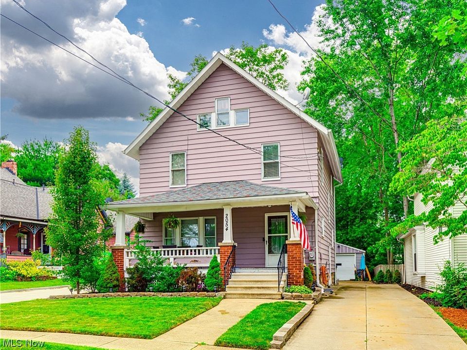 1st image of 2054 3rd St
