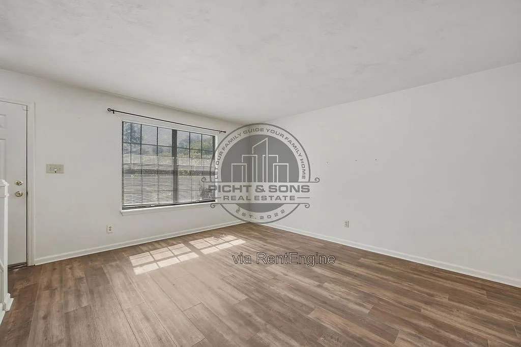 2 bed, 1.5 bath, $1,200 — Photo 3