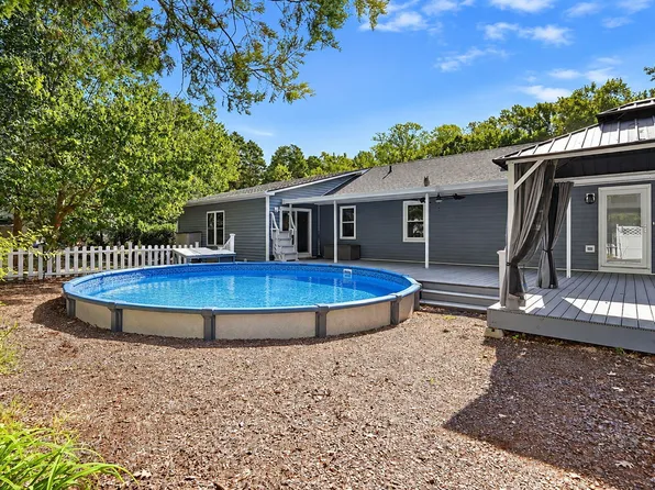 100 Farmington Dr, Clayton, NC 27520