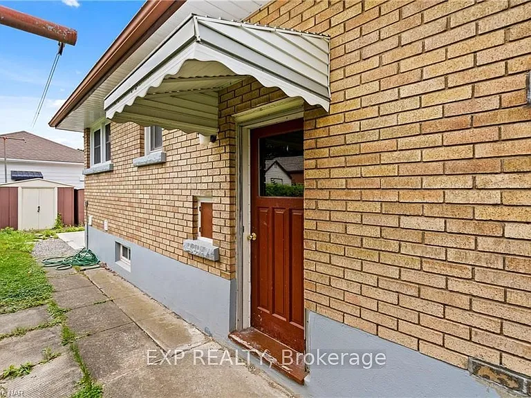 92 Margery Ave — Photo 4