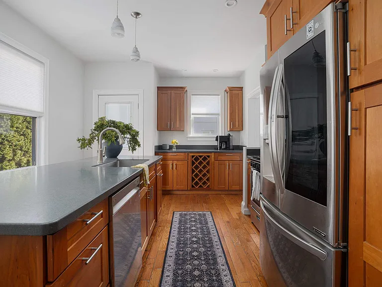 11 Atlantic St — Photo 12