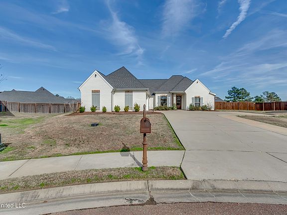 2nd image of 705 Queens Ct