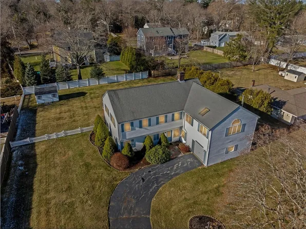 4 Michael Rd, Hingham, MA 02043