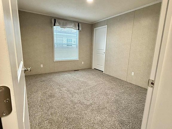 3rd image of 16793 Victoria Ln