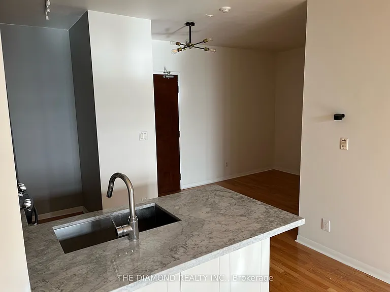 3391 Bloor St W #407 — Photo 8