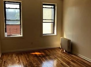82 E 208th St #3, Bronx, NY 10467
