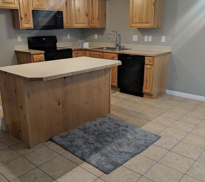 1st image of 130 S 200 W APT 2