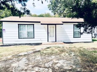 911 8th Ave NE, Ardmore, OK 73401