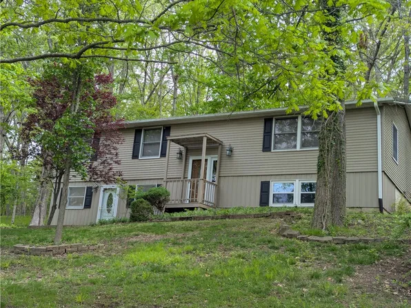 16067 Sunnydale Dr, Charleston, IL 61920