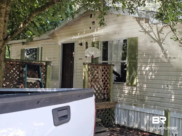 203 Cardinal Dr, Robertsdale, AL 36567
