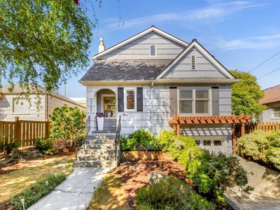 3727 36th Avenue SW, Seattle, WA, 98126