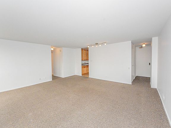 5th image of 4343 N Clarendon Ave APT 417