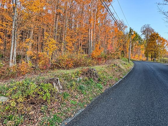 4th image of 90 Mountain Rd