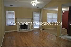 3rd image of 935 Amelia Grove Ln
