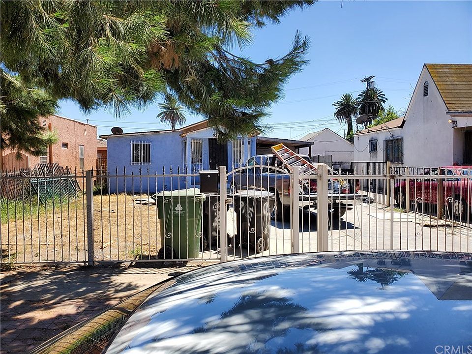 1st image of 922 E 87th Pl