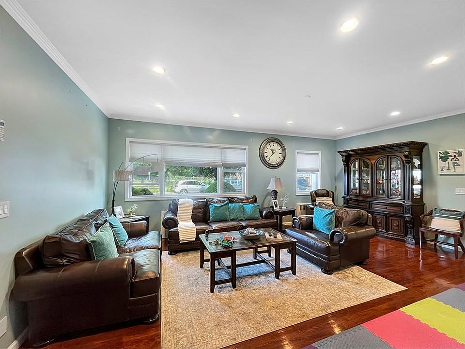 1st image of 226 Avenue Z