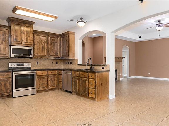4th image of 14103 Renee Ln