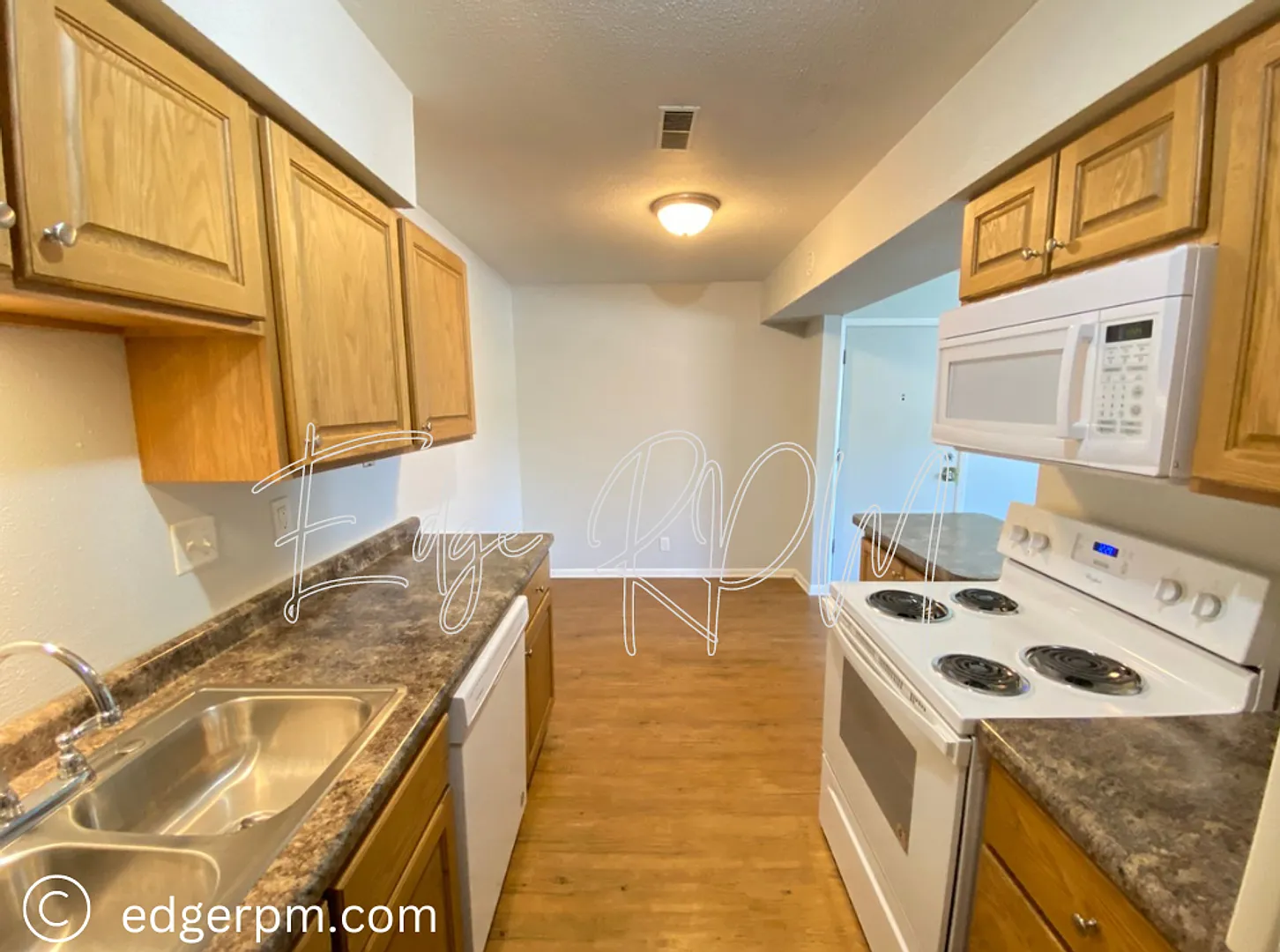 Willow Run Heights — Photo 4