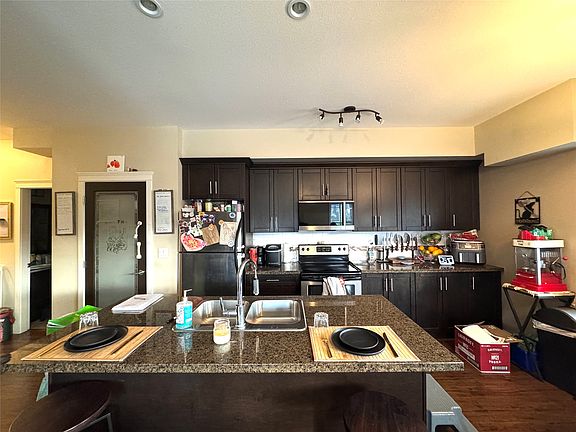 4th image of 2799 Clapperton Ave #306