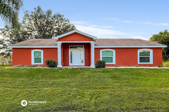 1st image of 2712 Lucaya Ave
