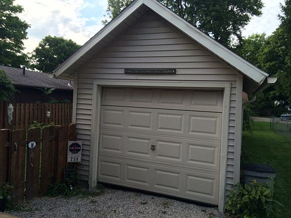 4th image of 238 Cline Ave