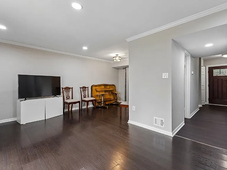 7974 Community Dr — Photo 13