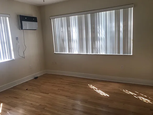 Studio, 500 sqft, $1,400 — Photo 2