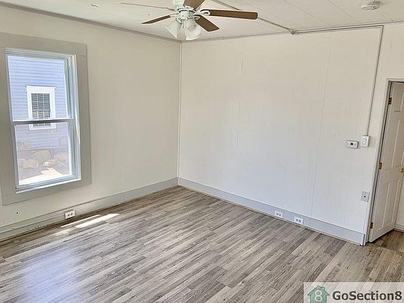 3rd image of 227 Lincoln St Floor 1