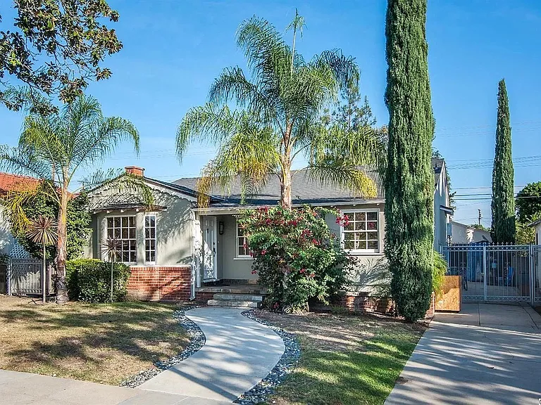 732 Portola Ave — Photo 1