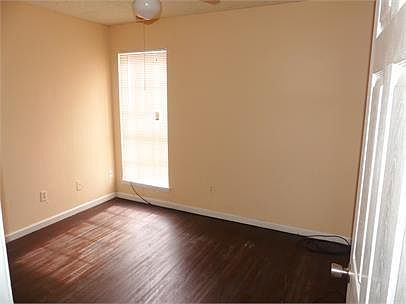 4th image of 701 Oakwood Ln APT 4