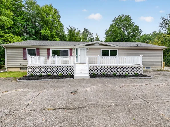 16170 S Huron River Dr, Romulus, MI 48174