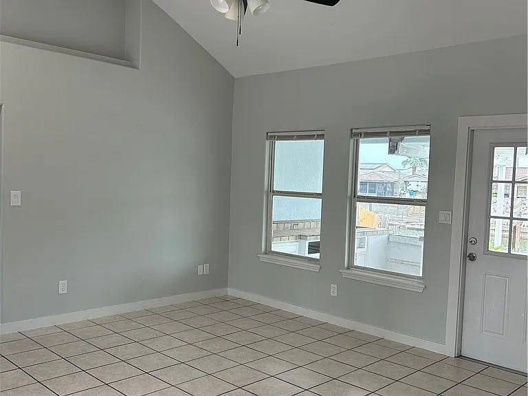14109 Atascadera Ave — Photo 29