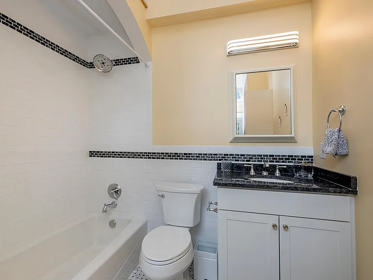 The Fitz Flats — Photo 6