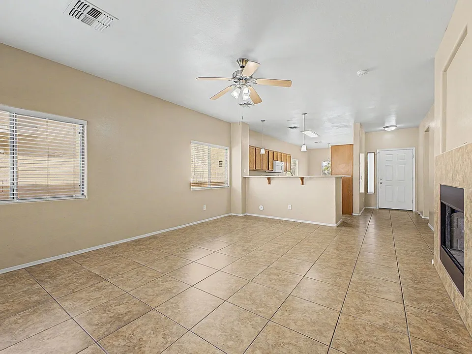 44290 W Neely Dr