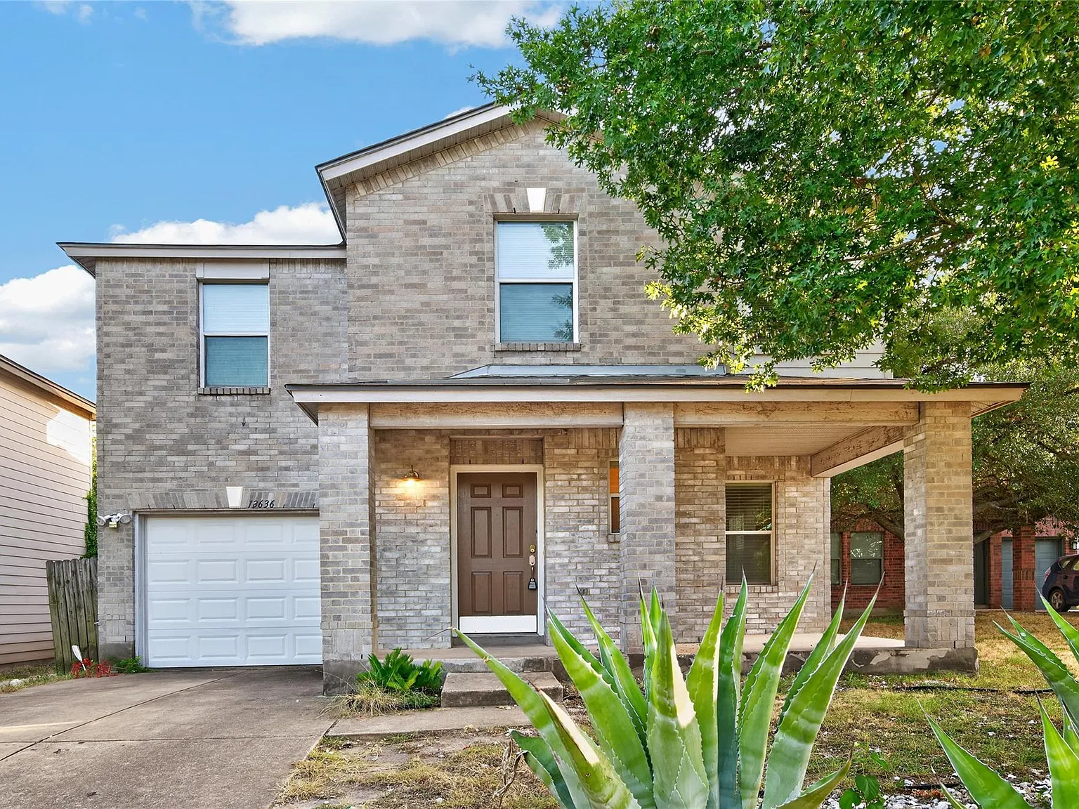 3 bed, 2.5 bath, 1631 sqft, $2,100 — Photo 3