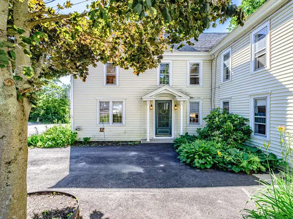 29 East Main Street, Paris, ME 04281