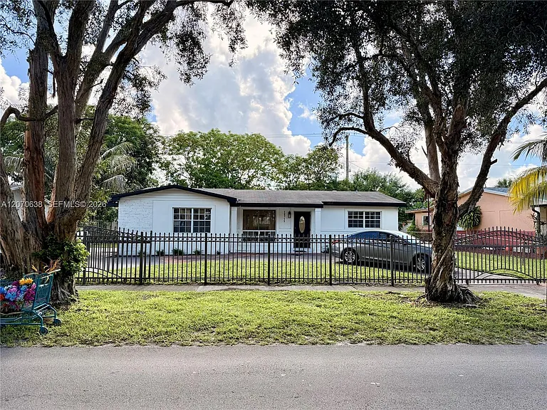 18711 NW 24th Ave — Photo 20