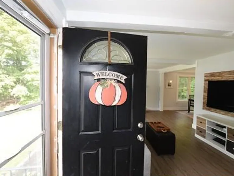 27 Donnellan Cir — Photo 2