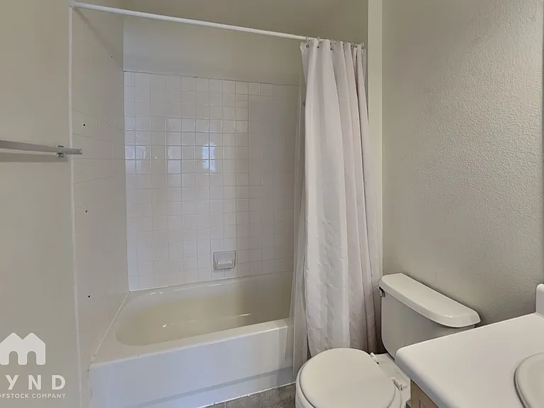 8042 Laurena Ave — Photo 15