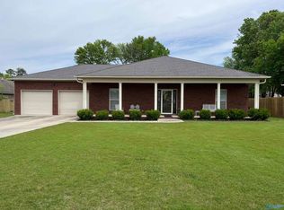 1103 Elm St NW, Hartselle, AL 35640
