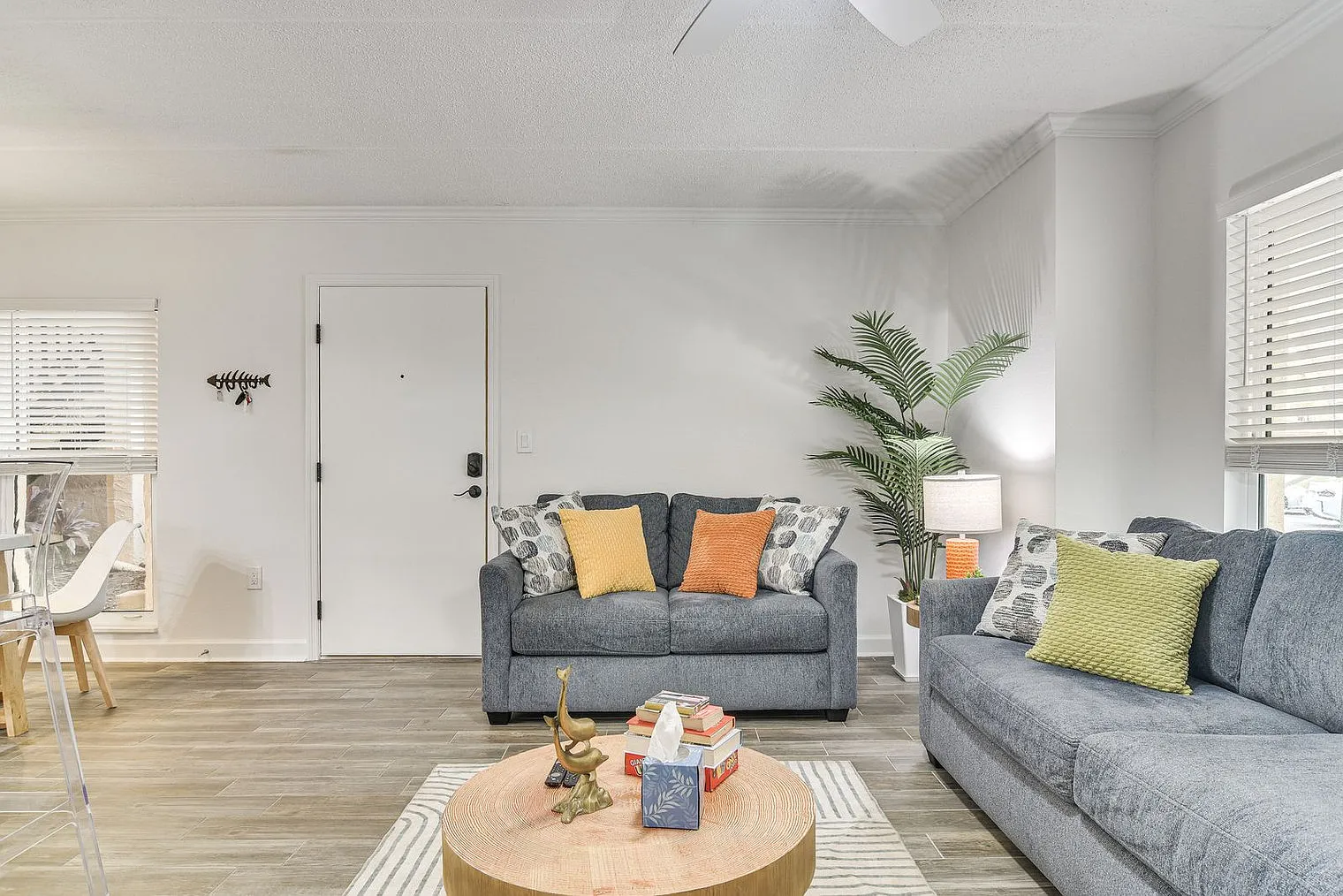 1 bed, 1.0 bath, 699 sqft, $2,677 — Photo 3