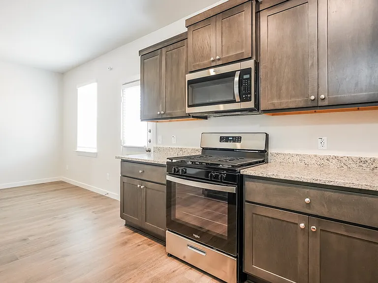 1532 Harvester Dr — Photo 8