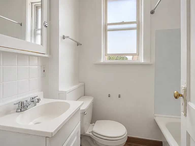 4601 Wilcox Ave #2E — Photo 5