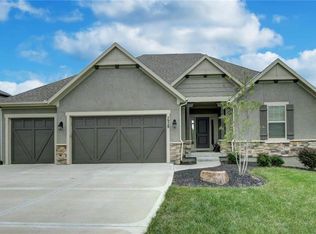 7928 Apache Rd, Lenexa, KS 66227