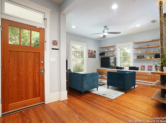 5th image of 117 Panama Ave