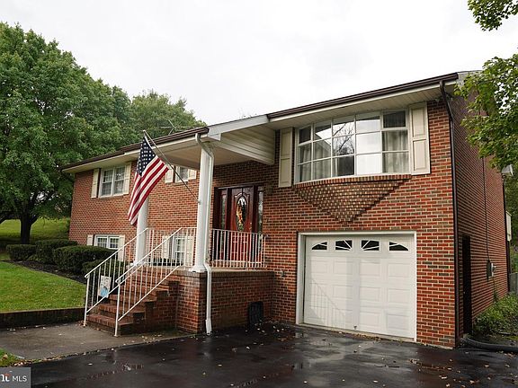 5th image of 85 Gregory Dr