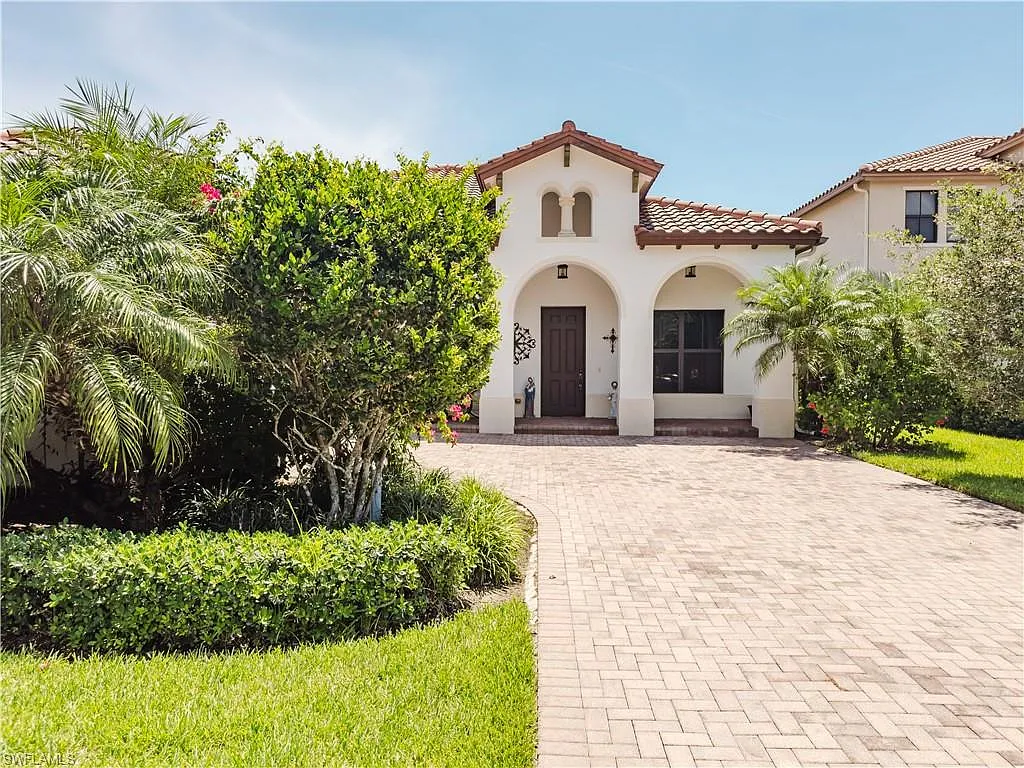 4 bed, 3.0 bath, 2874 sqft, $3,995 — Photo 1