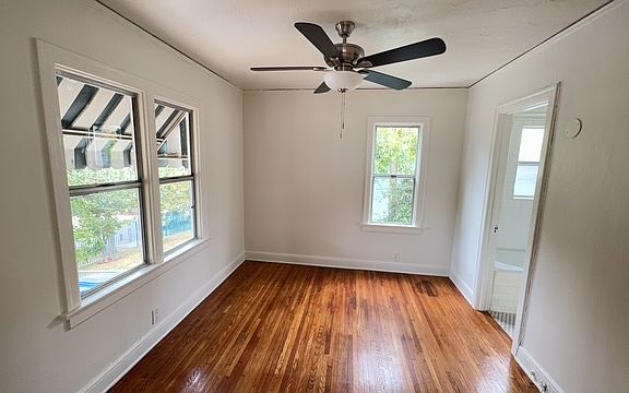 5th image of 1404 Edgecliffe Dr #1404