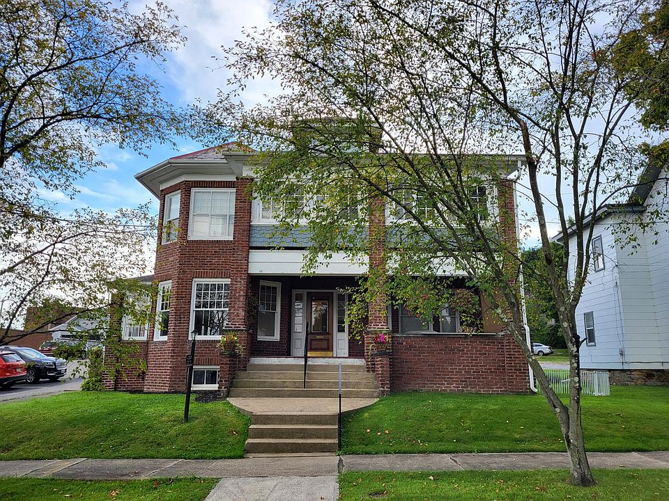 Street view of entire building. This apt is 1st floor.